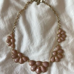 NWT. Statement necklace